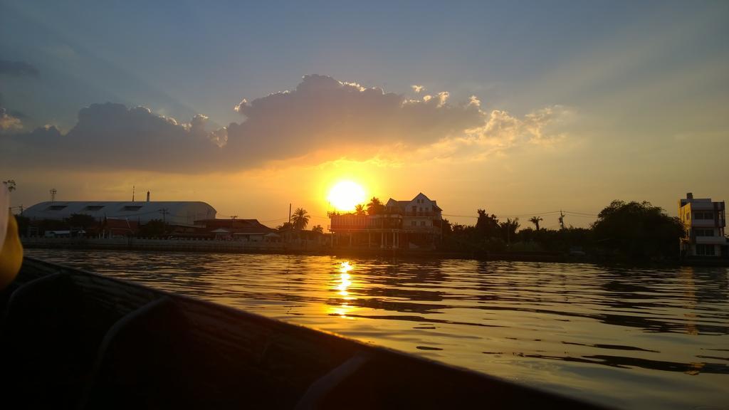 Cast Away Apartment นนทบุรี ภายนอก รูปภาพ